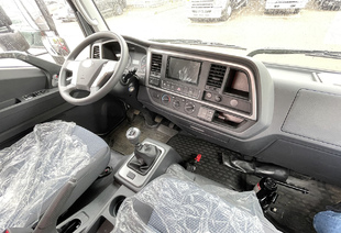 HYUNDAI MIGHTY EX8 С КМУ UNIC UR-V 374K